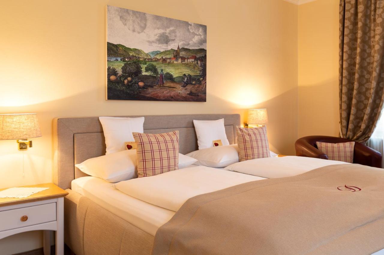 Donauhof - Hotel Garni ไวส์เซินเคียร์เชิน อินแดร์ วาคเอา ภายนอก รูปภาพ