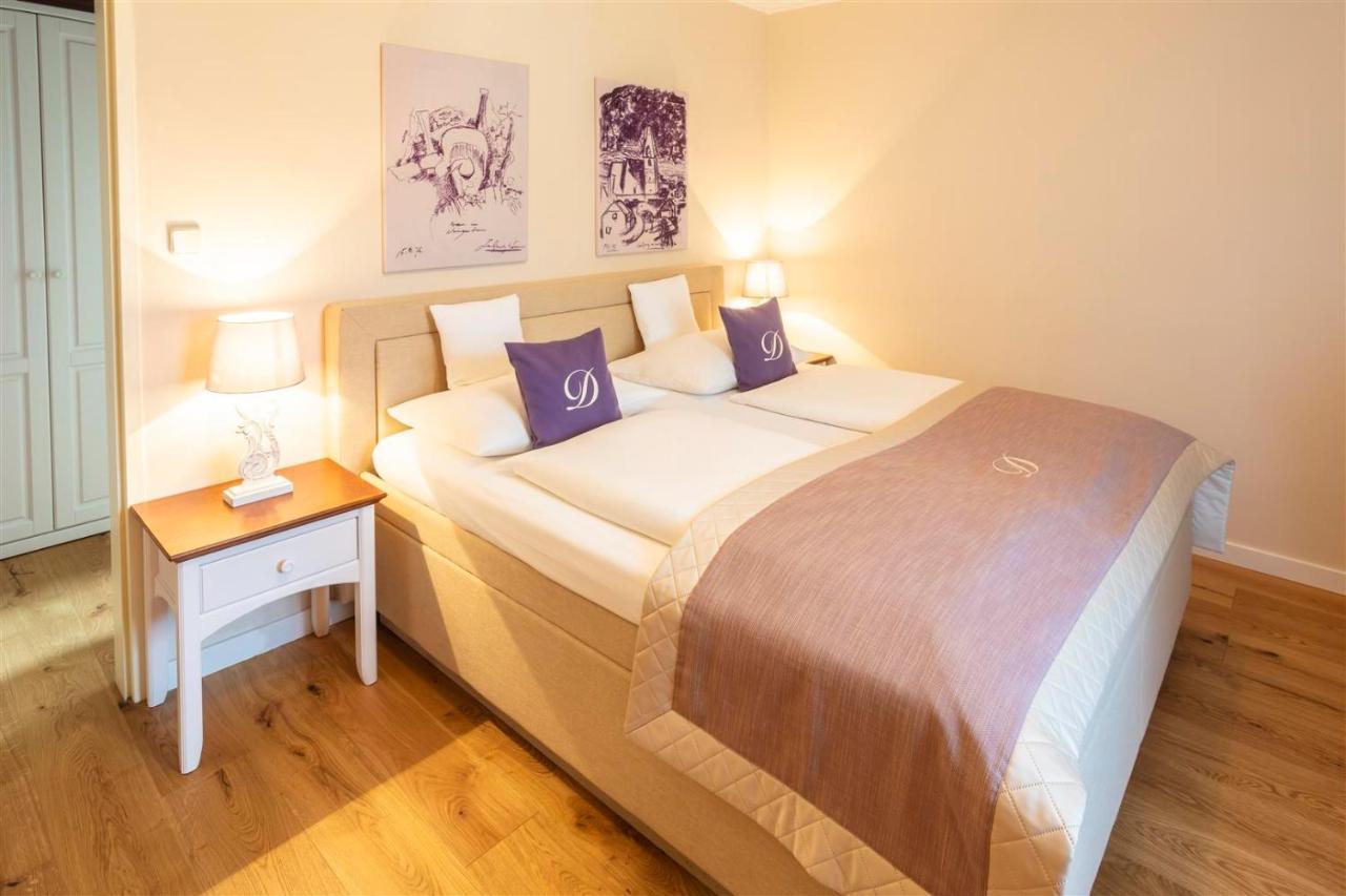 Donauhof - Hotel Garni ไวส์เซินเคียร์เชิน อินแดร์ วาคเอา ภายนอก รูปภาพ