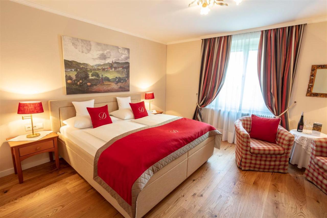 Donauhof - Hotel Garni ไวส์เซินเคียร์เชิน อินแดร์ วาคเอา ภายนอก รูปภาพ